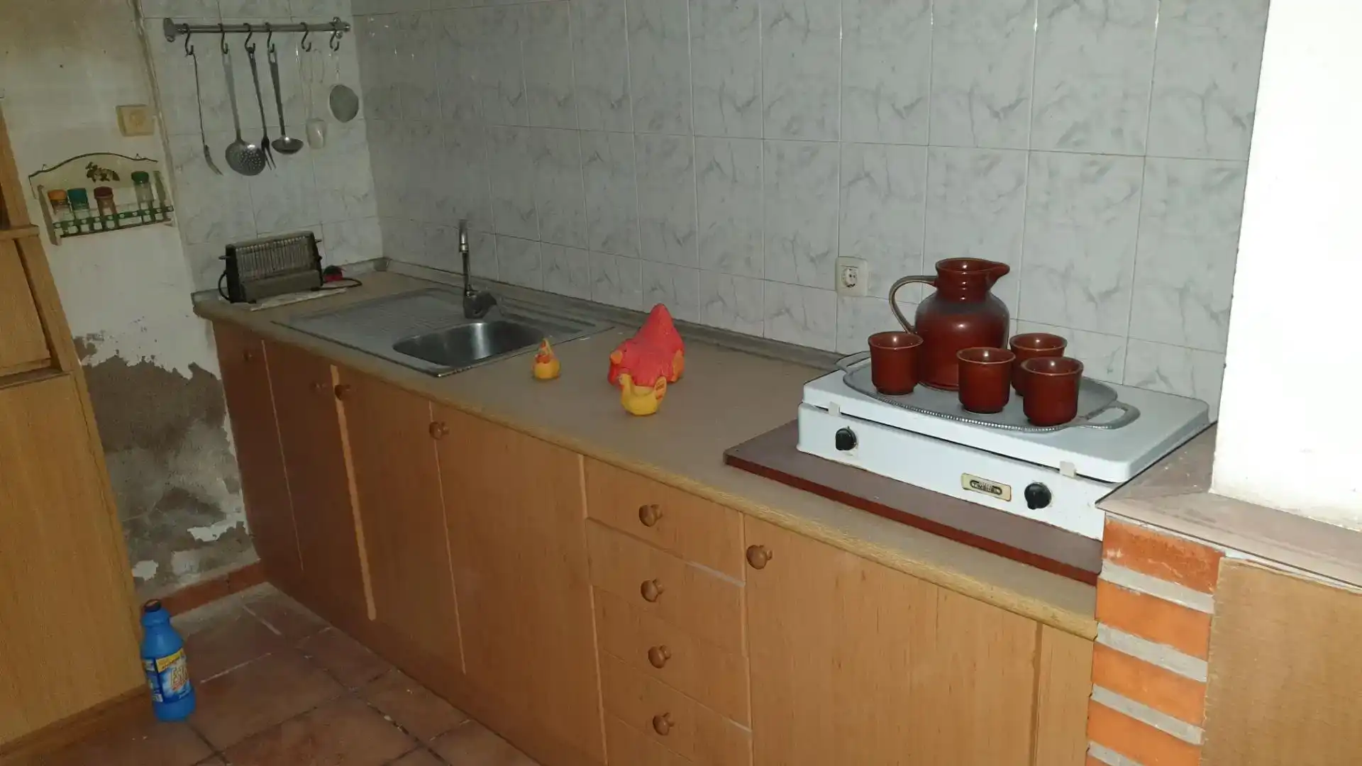 Cuina de Finca rústica en venda en Luna amb Moblat, Forn i Rentadora