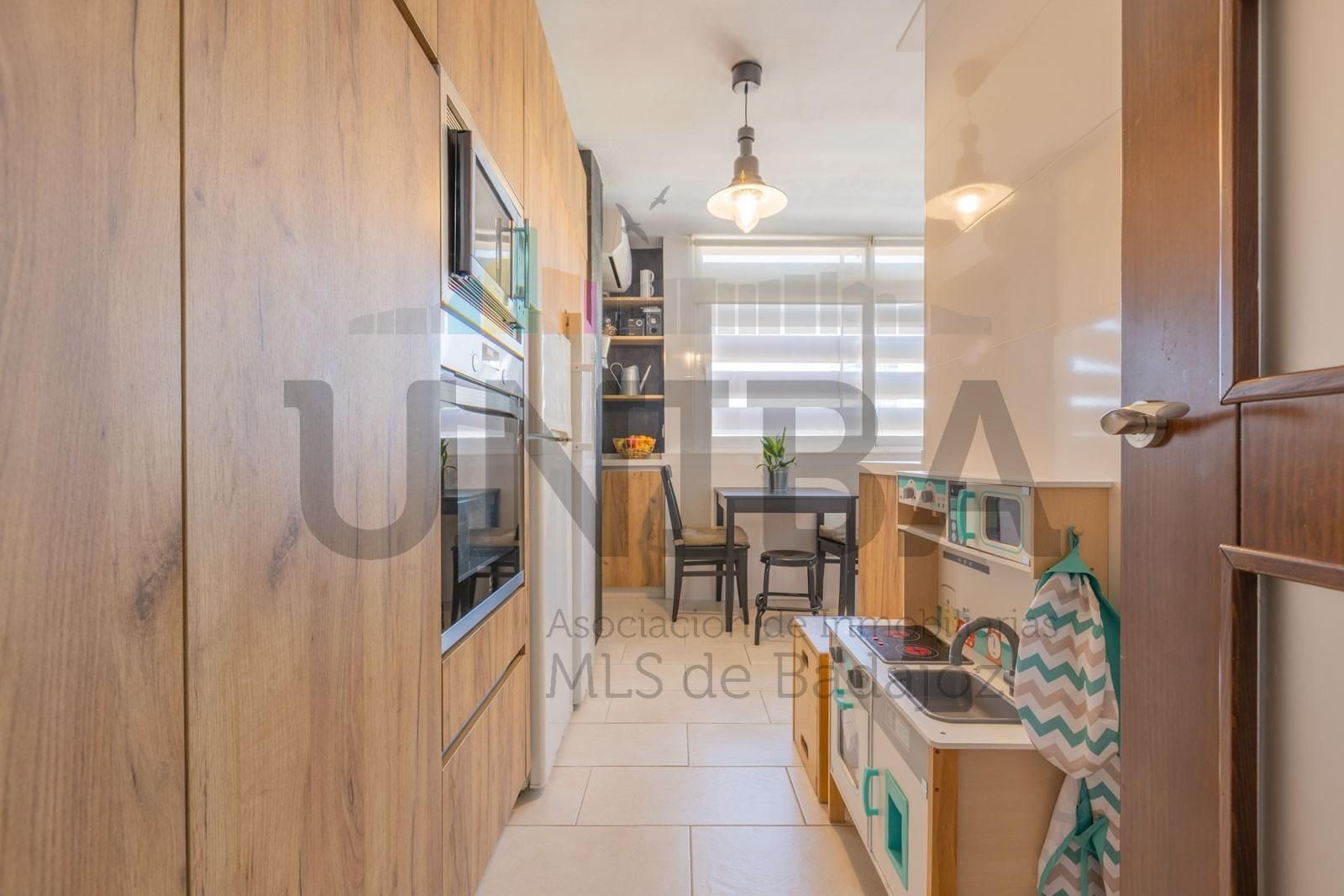 Kitchen of Flat for sale in Badajoz Capital  with Air Conditioner, Terrace and Balcony
