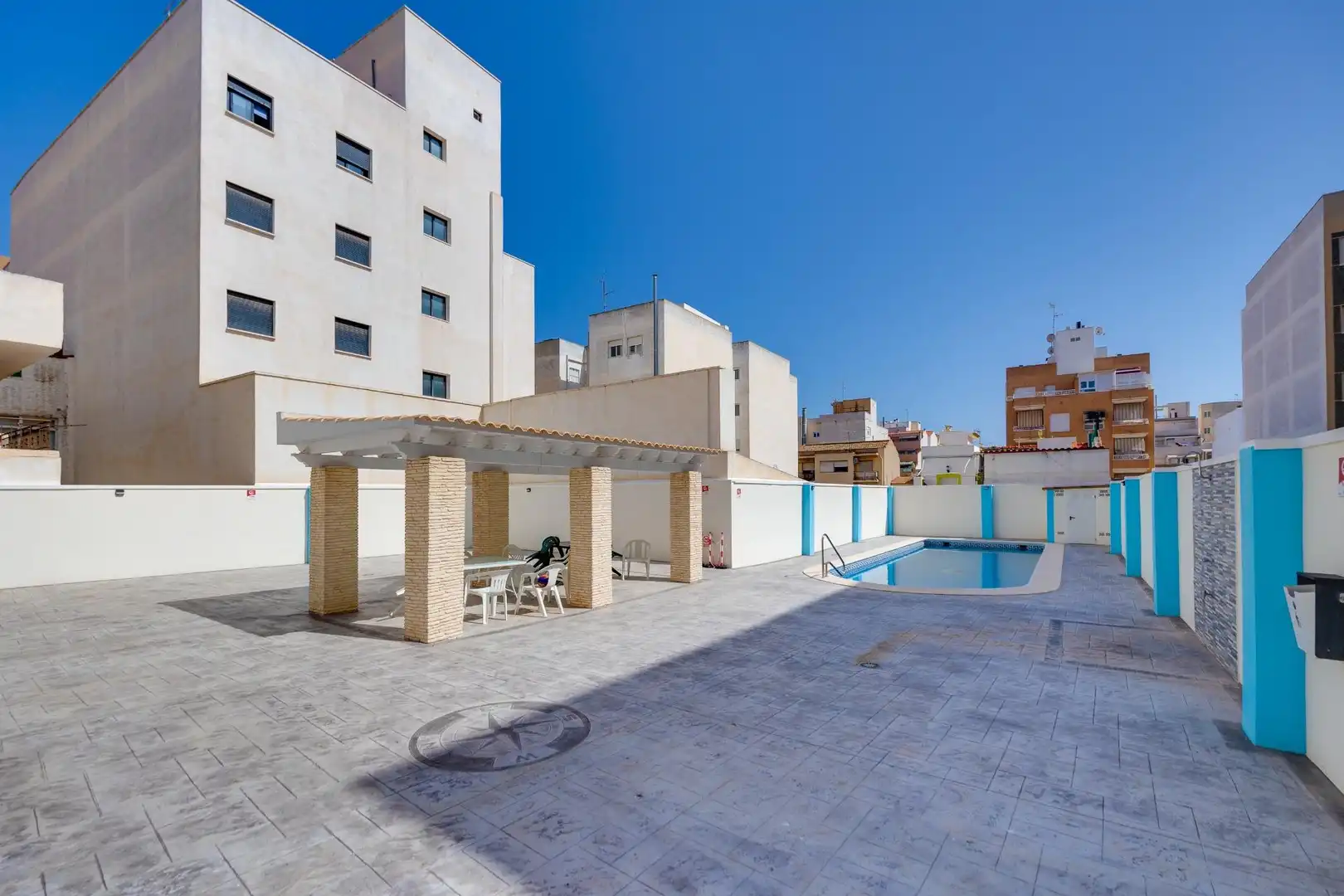 Piscina de Apartamento en venta en Torrevieja con Aire acondicionado, Terraza y Trastero