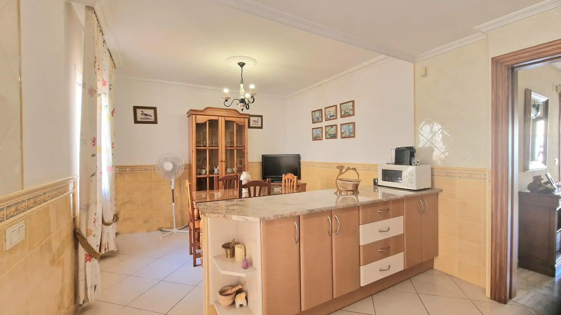 Casa adosada en venta en Calle del Río Darro, Centro