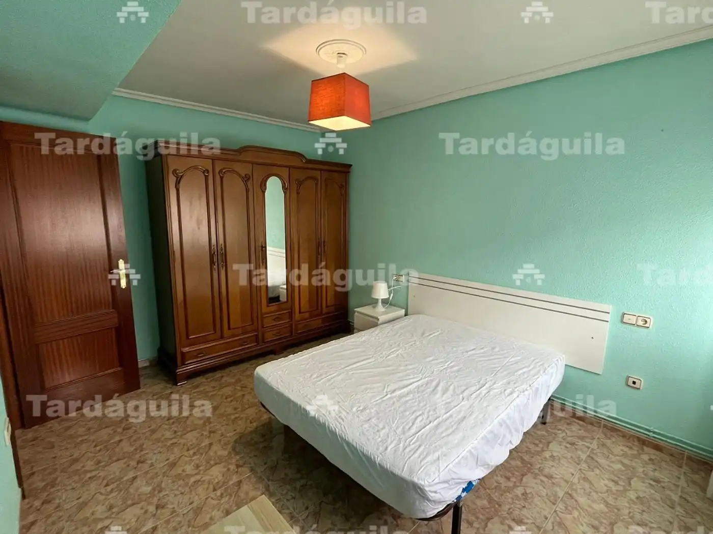 Flat for rent in Salesas