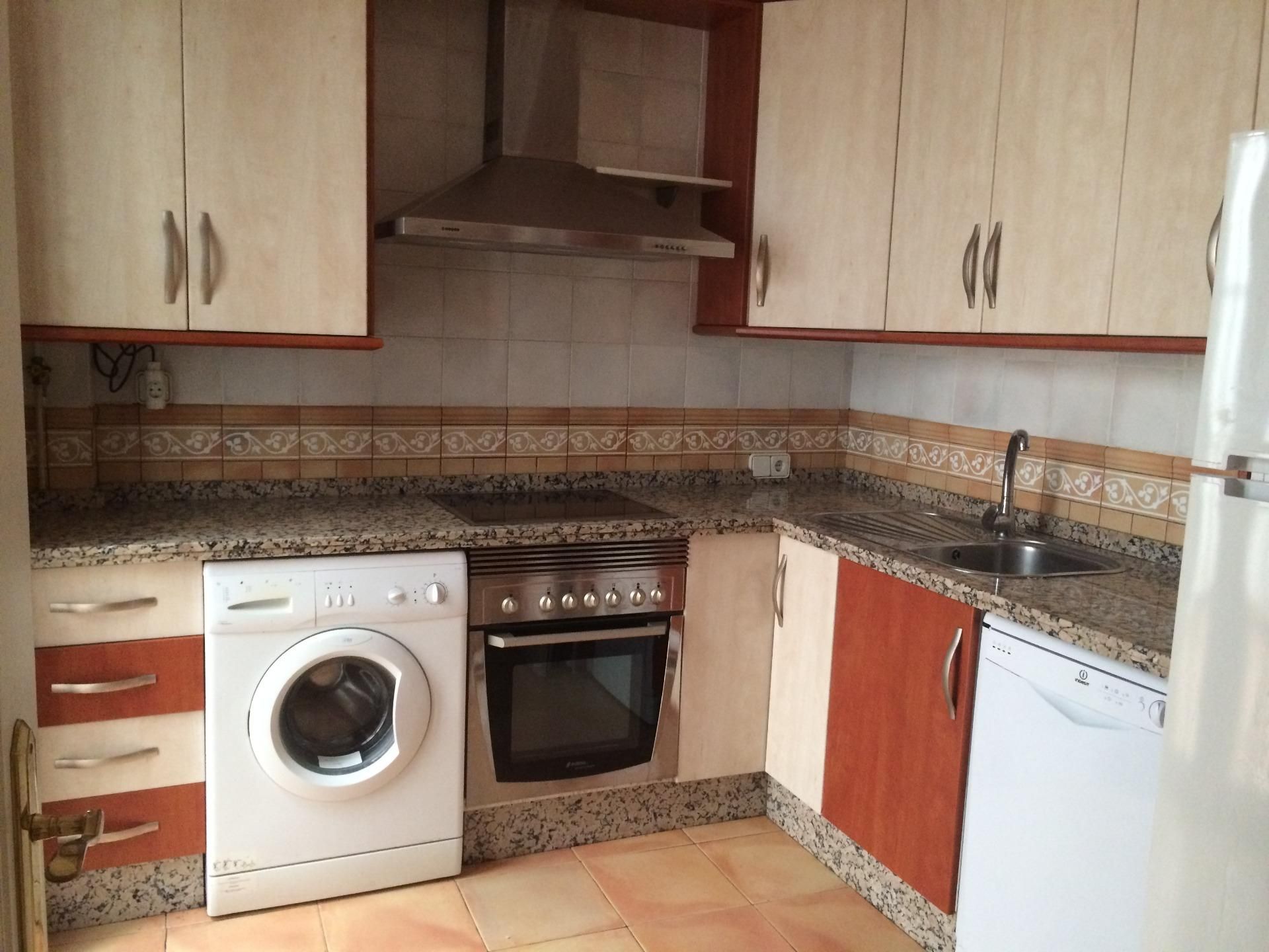 Cuina de Pis de lloguer en  Córdoba Capital amb Aire condicionat i Jardí privat