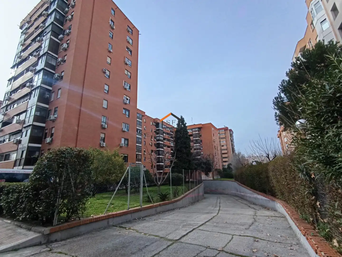 Vista exterior de Garatge en venda en Madrid