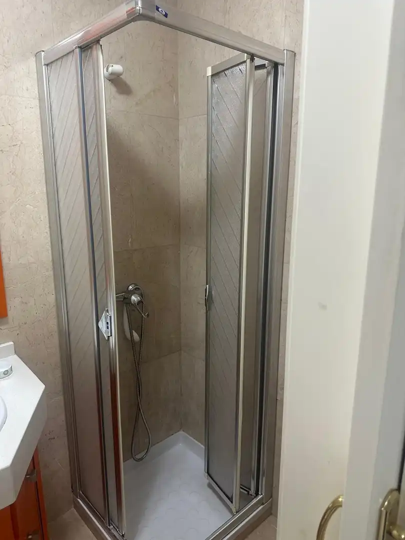 Bathroom of Apartments for rent in Granada  with Air Conditioner, Heating and Furnished