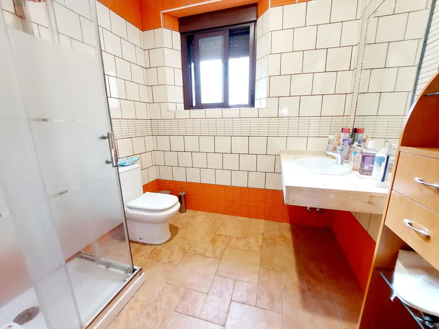 Bany de Casa o xalet en venda en Córdoba amb Aire condicionat, Calefacció i Terrassa