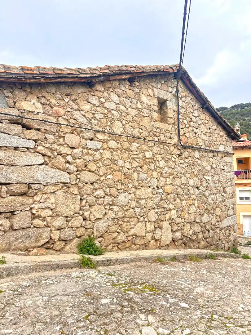 Vista exterior de Casa o chalet en venta en El Hoyo de Pinares 