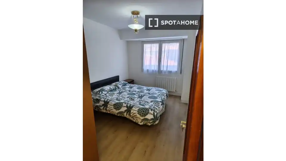 Bedroom of Flat for share in Bilbao   with Air Conditioner, Terrace and Furnished