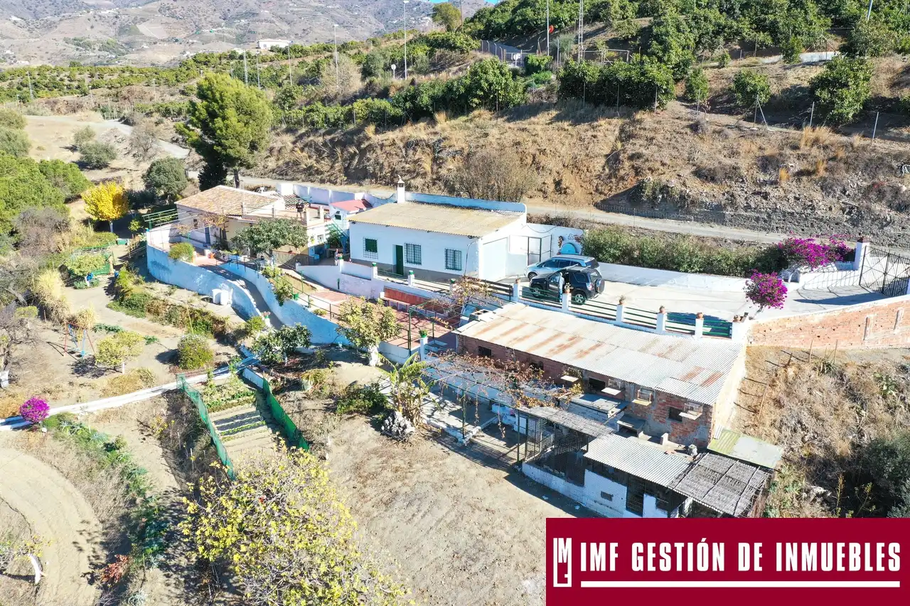 Vista exterior de Finca rústica en venta en Vélez-Málaga con Jardín privado, Terraza y Trastero