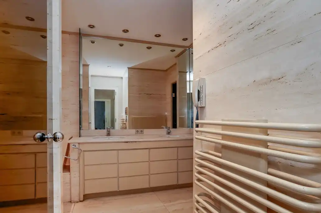 House with pool for sale in Avinguda Rocaferrera, imagen 6