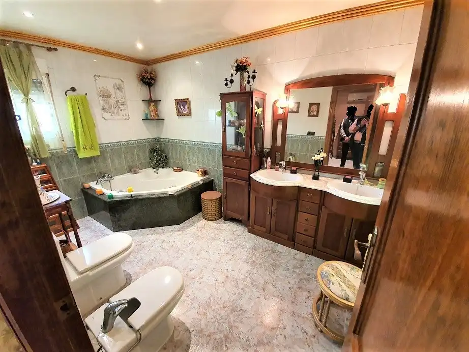 Baño de Casa o chalet en venta en Elche / Elx con Terraza, Balcón y Alarma