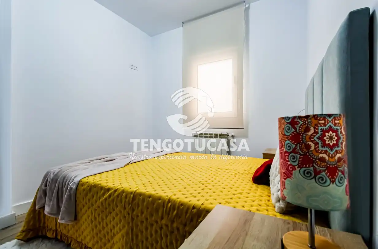 Bedroom of Flat for sale in Madrid  with Air Conditioner, Heating and Furnished
