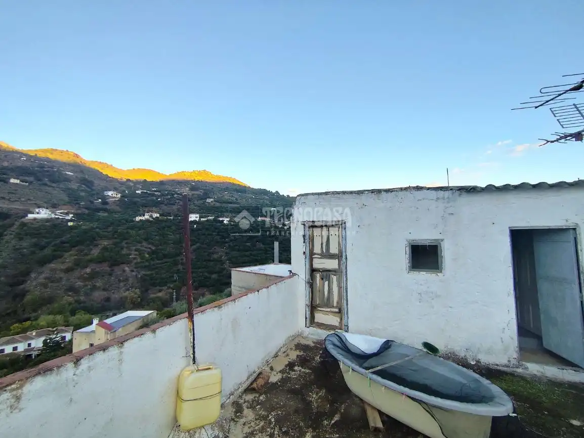 Vista exterior de Casa adosada en venda en Los Guájares amb Terrassa