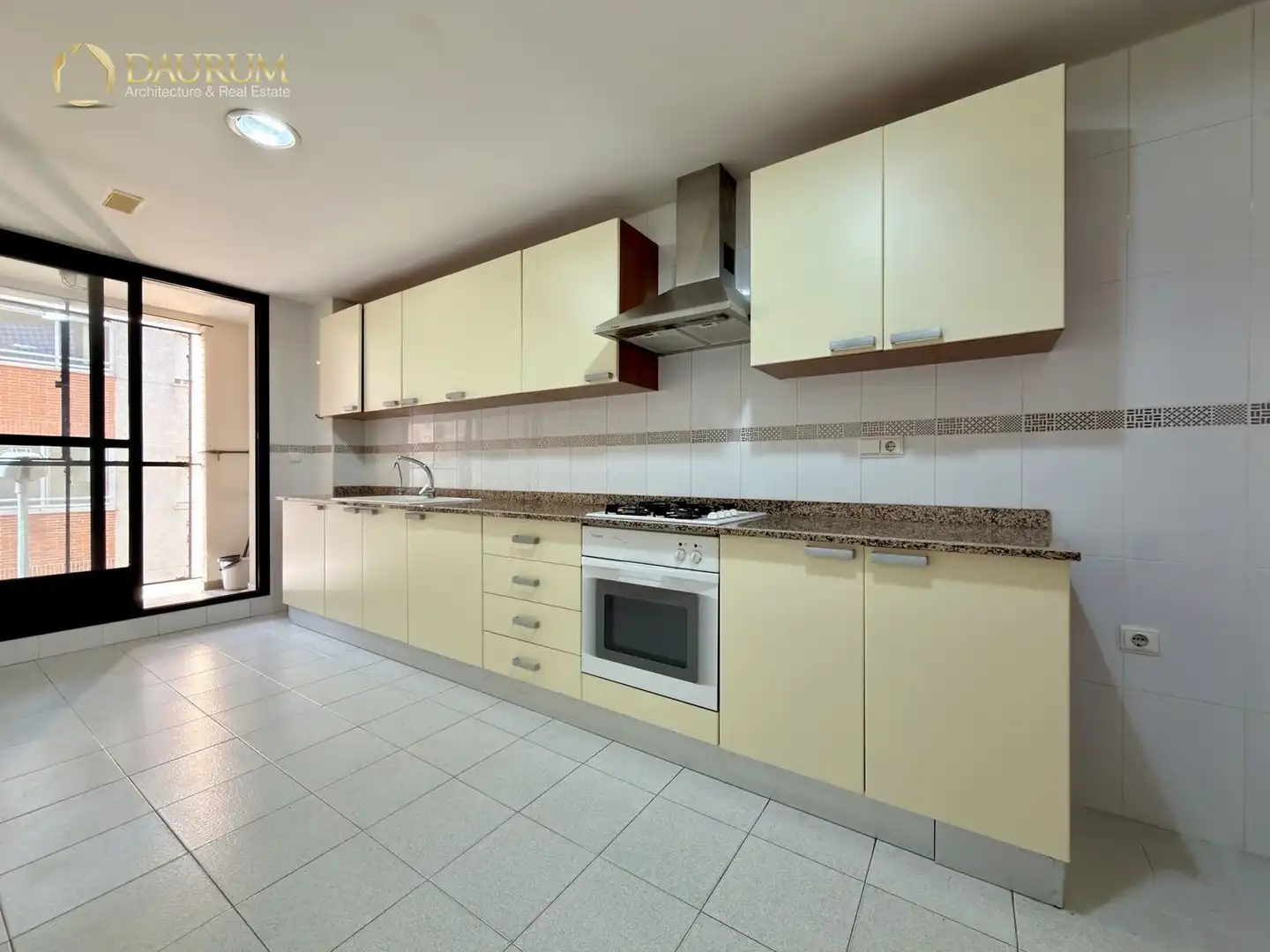 Kitchen of Flat for sale in Casc Urbà
