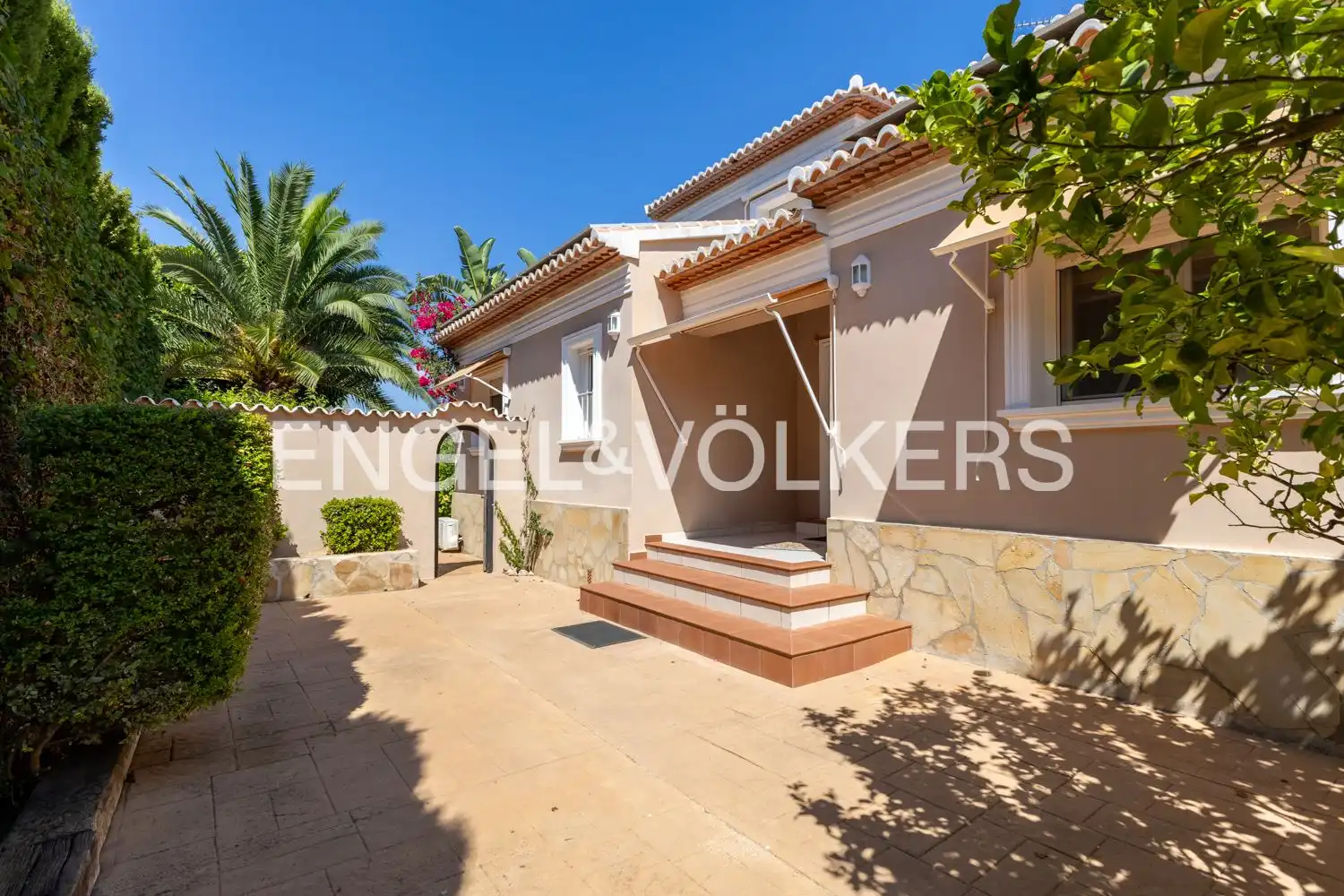 Vista exterior de Casa o xalet en venda en Cap Martí - El Tossalet - Pinomar