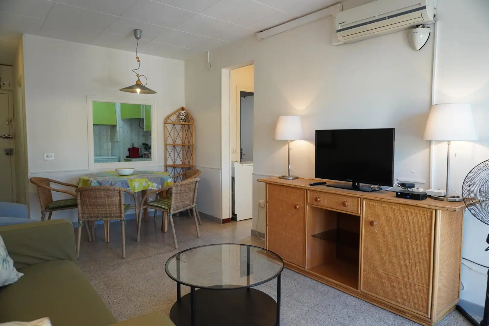 Sala de estar de Piso en venta en L'Estartit con Aire acondicionado y Balcón