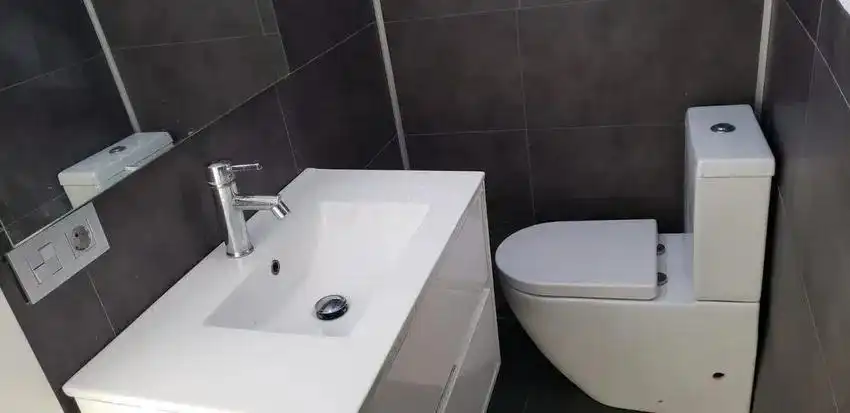 Bathroom of Flat for sale in Valencia  with Air Conditioner, Heating and Parquet flooring