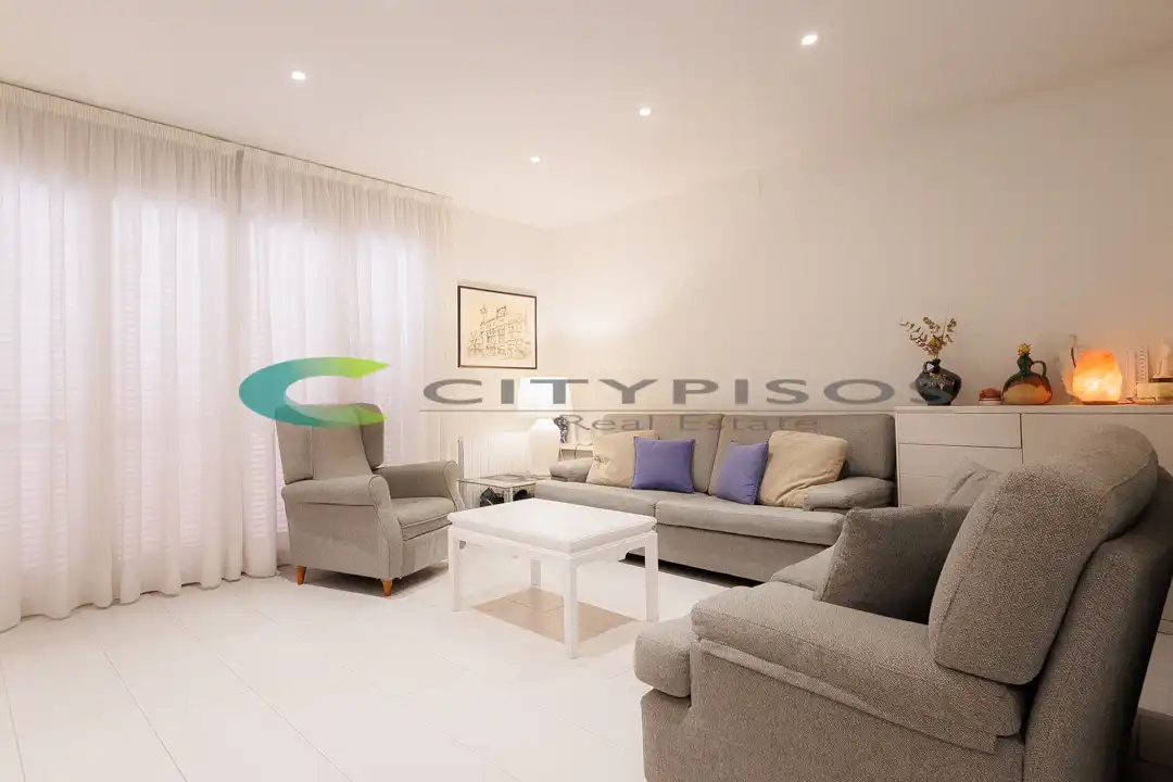 Flat with lift for sale in Avenida de Santiago Rusiñol, imagen 9
