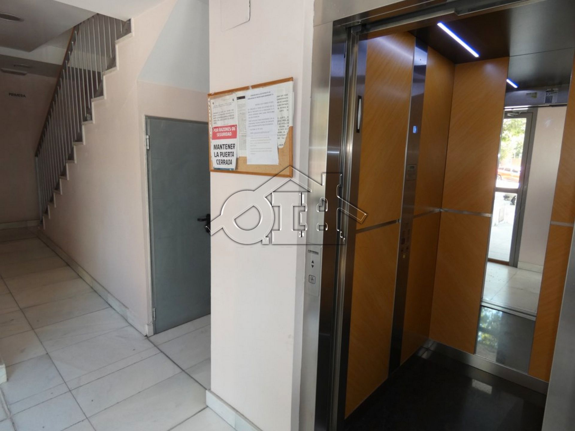 Flat for sale in  Madrid Capital  with Air Conditioner, Heating and Private garden