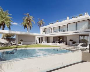 Vista exterior de Casa o xalet en venda en Marbella amb Aire condicionat, Terrassa i Piscina