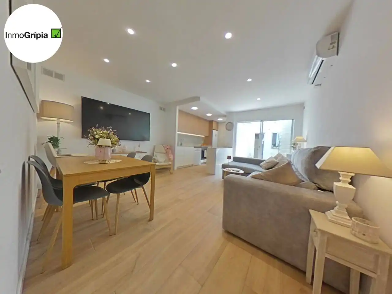 Sala d'estar de Pis en venda en Terrassa amb Aire condicionat i Terrassa