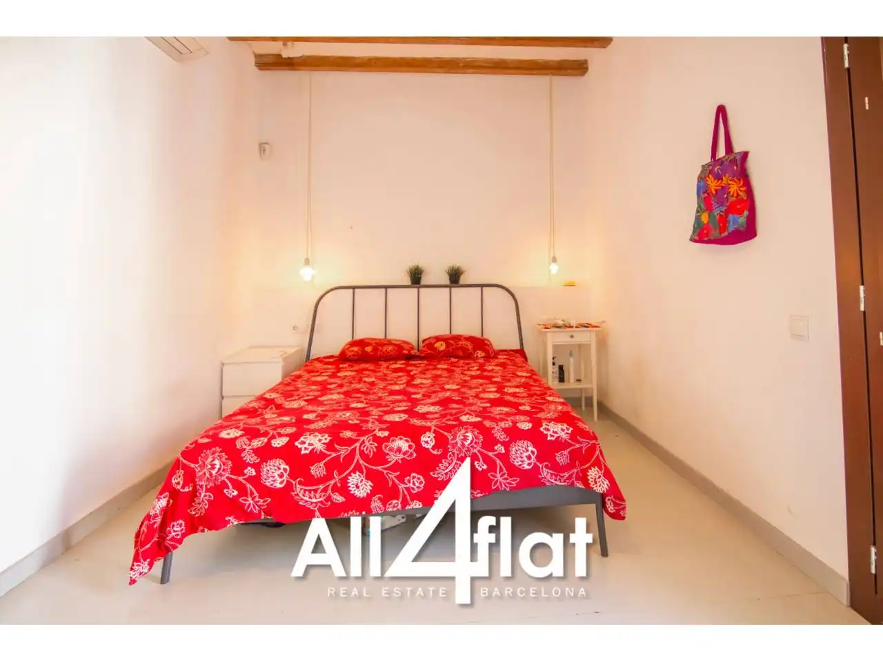 Habitación de Piso de alquiler en Barcelona con Calefacción, Amueblado y Balcón