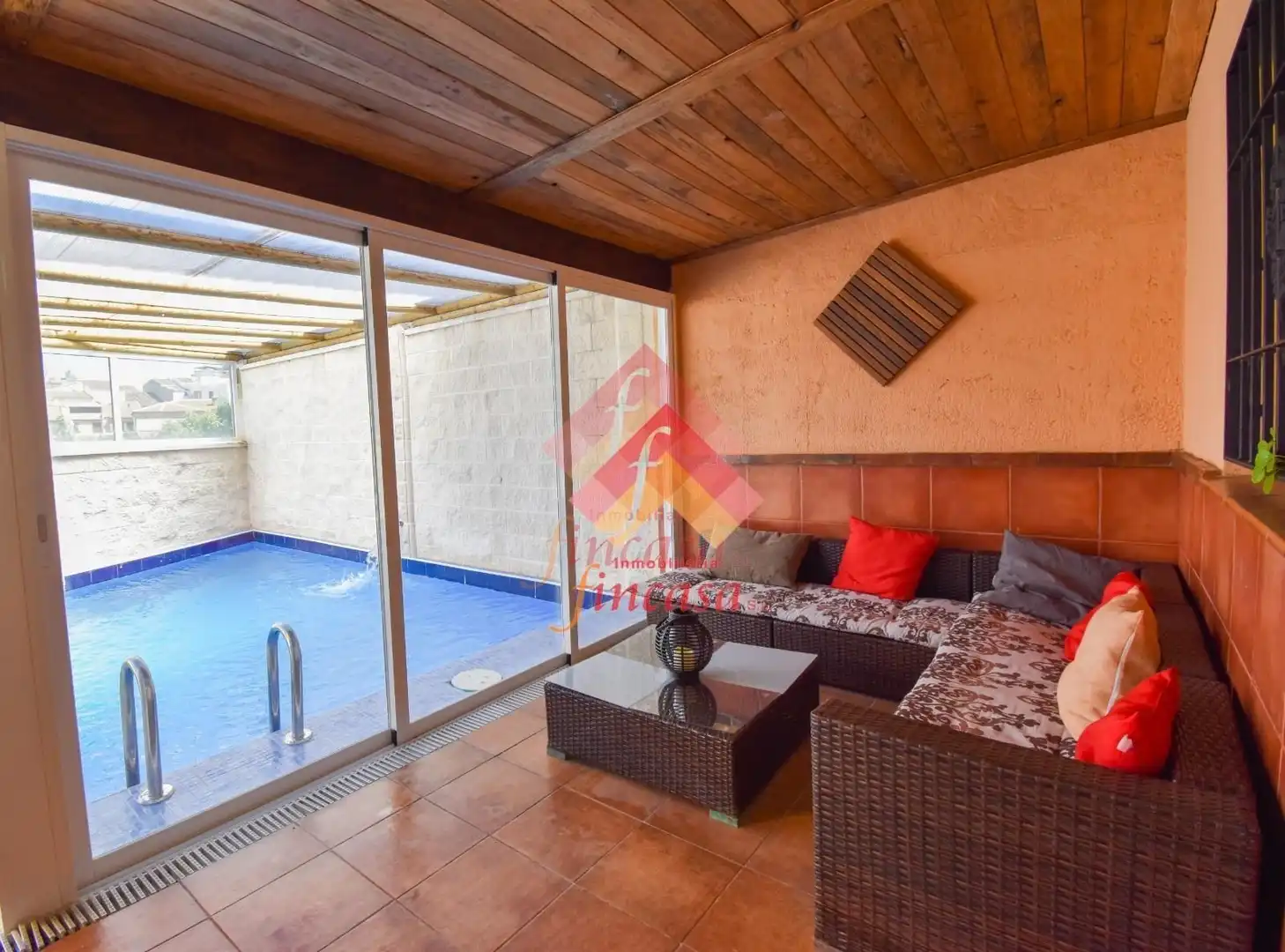 Piscina de Casa o chalet de alquiler en Arriate con Terraza y Amueblado