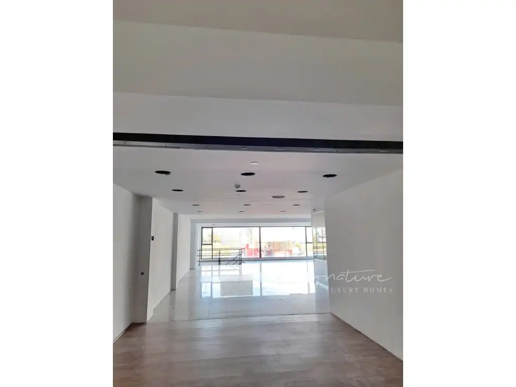 Local comercial en alquiler en Avenida Corts Catalanes 2, imagen 4