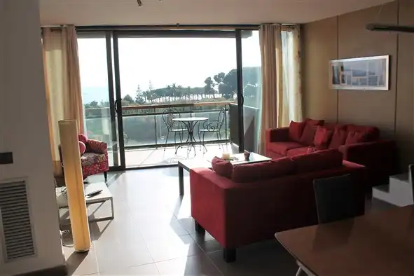 Wohnzimmer von Dachboden zur Miete in Cambrils mit Klimaanlage, Terrasse und Möbliert