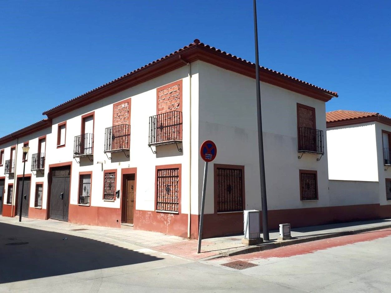 Vista exterior de Casa o xalet en venda en Pedro Abad amb Terrassa