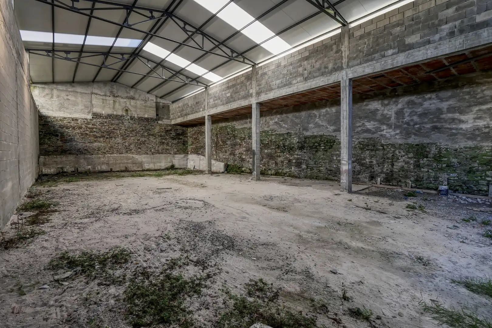 Industrial buildings for sale in Miño
