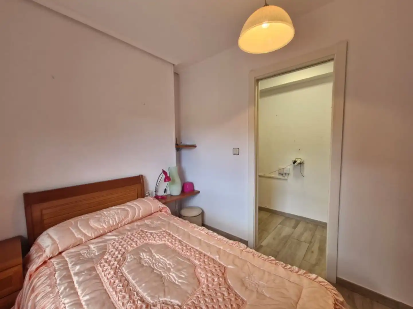 Dormitori de Casa o xalet en venda en Los Corrales de Buelna  amb Calefacció, Jardí privat i Terrassa
