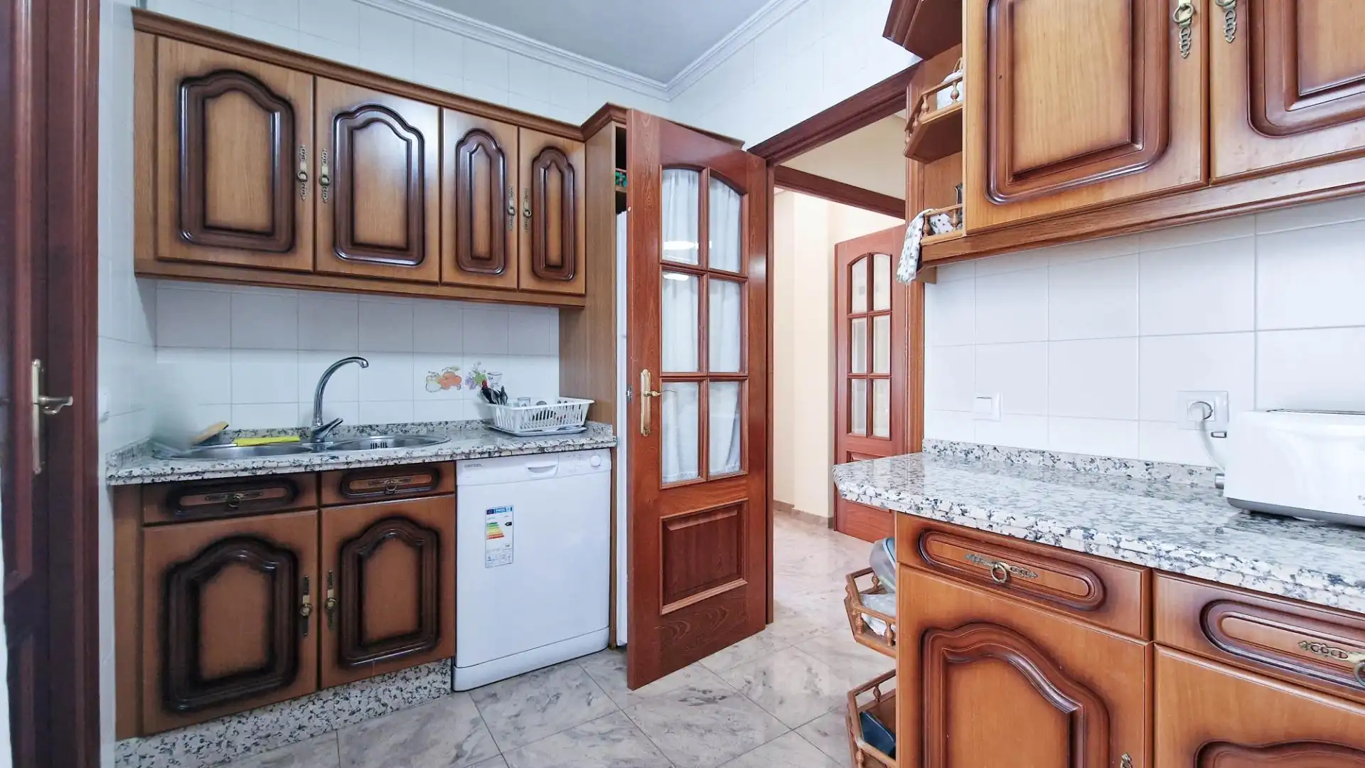 Kitchen of Flat for rent in Badajoz