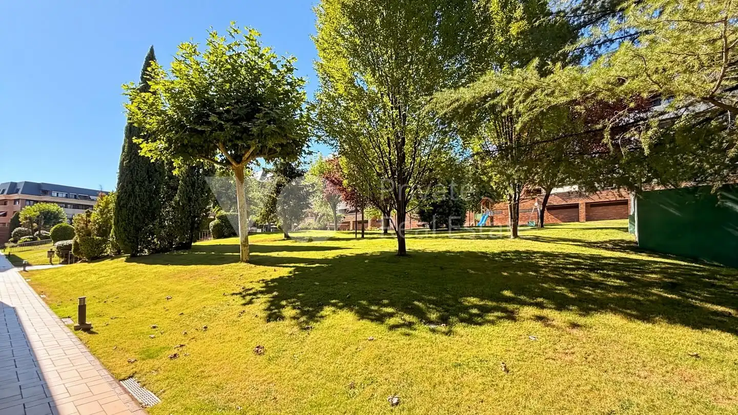 Pis en venda en Majadahonda amb Aire condicionat, Calefacció i Terrassa