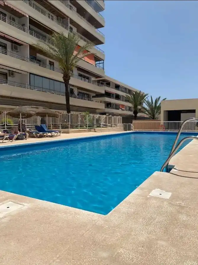 Piscina de Apartamento en venta en Torremolinos con Aire acondicionado, Calefacción y Piscina