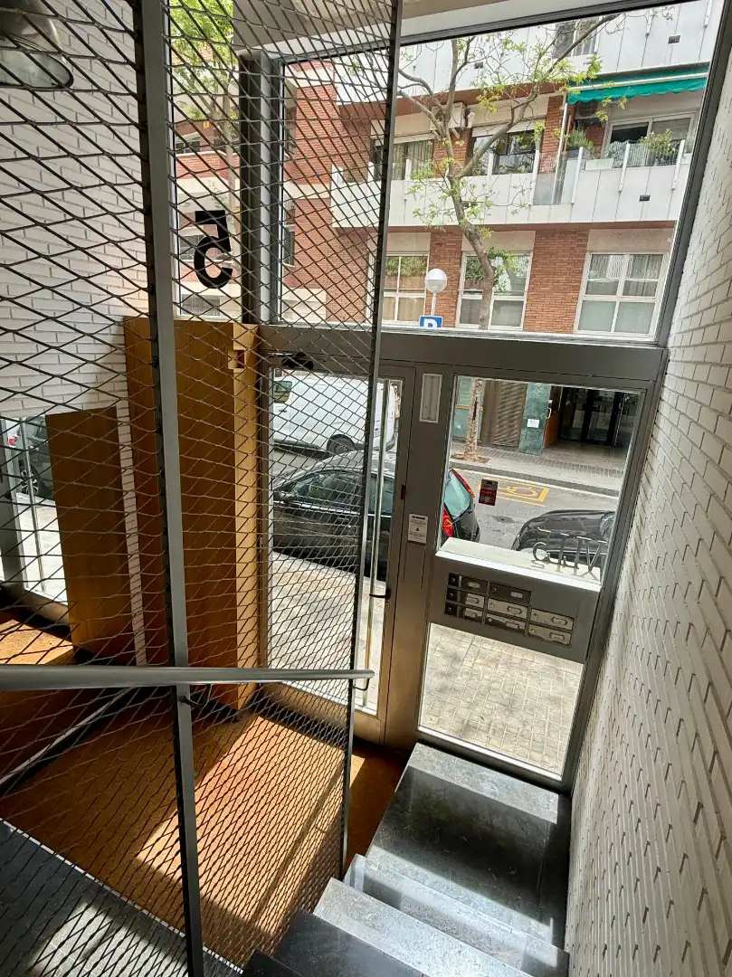 Parkplatz von Wohnung zum Verkauf in Barcelona mit Klimaanlage, Heizung und Parkett