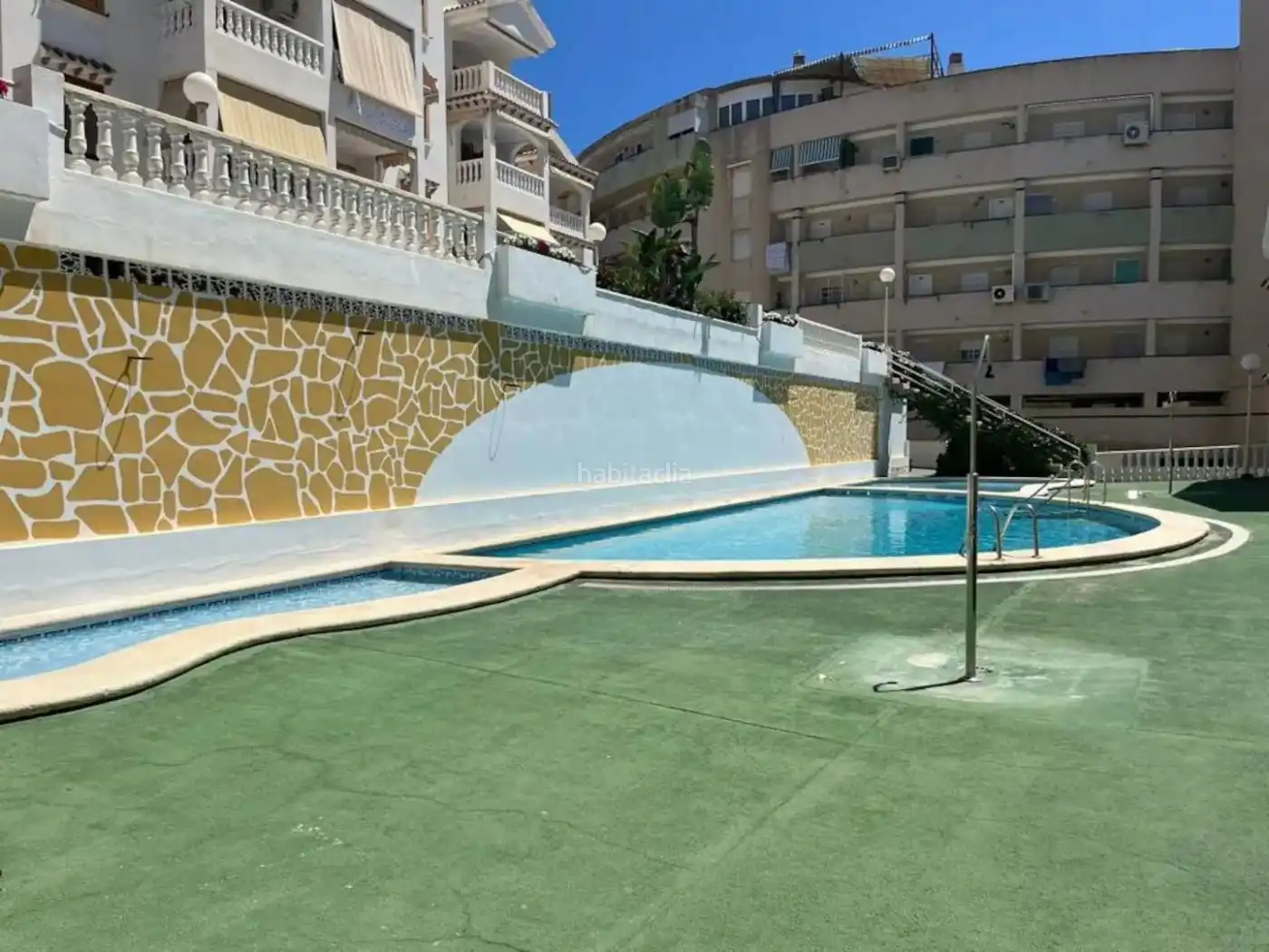 Duplex to rent in Avenida Santa Pola 101