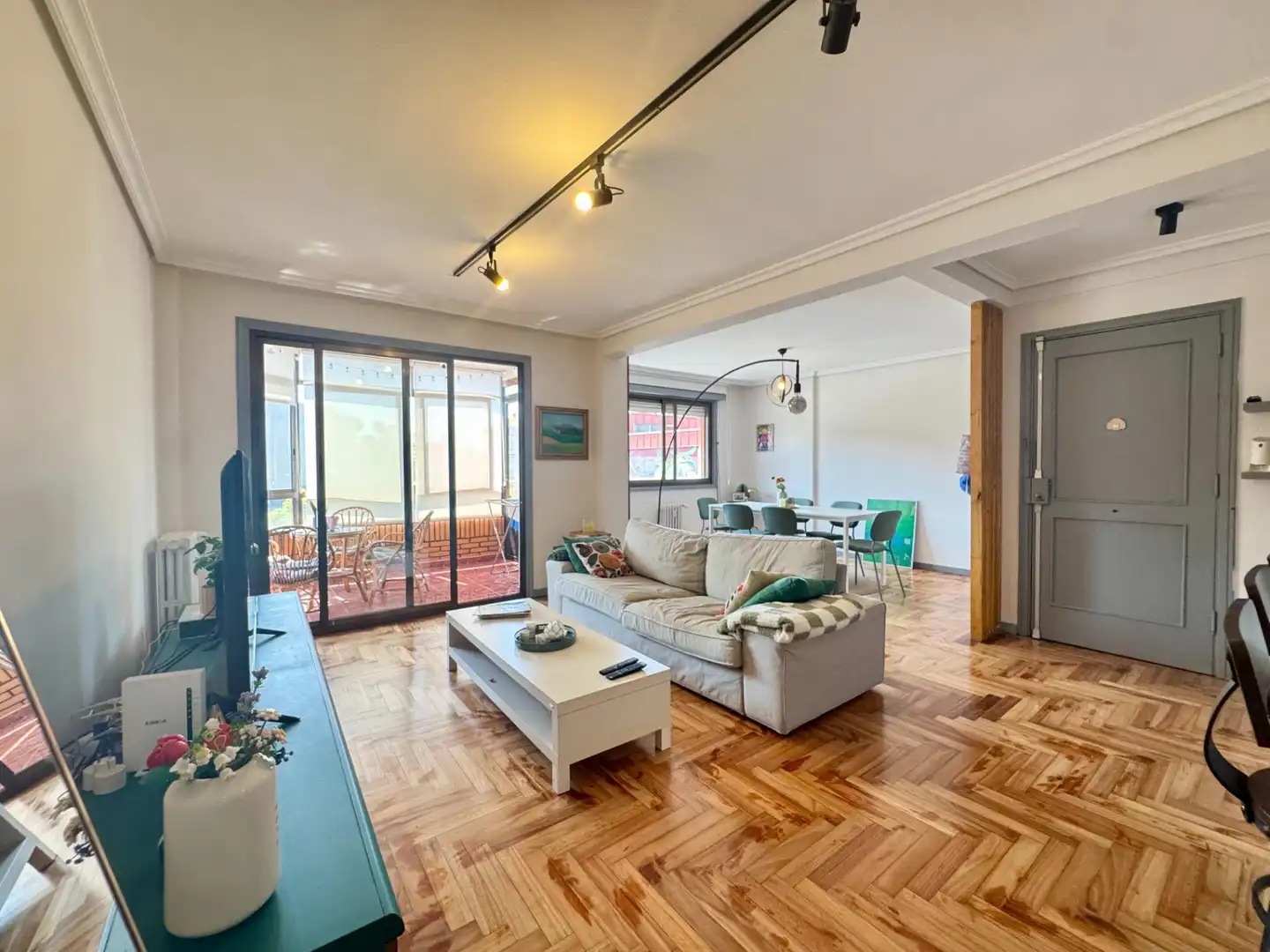 Sala de estar de Piso en venta en Vigo  con Calefacción, Parquet y Trastero