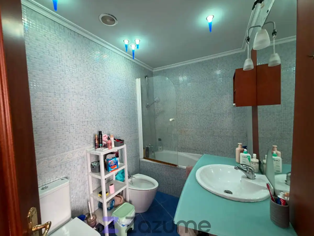 Baño de Piso de alquiler en Valencia con Parquet, Amueblado y Horno