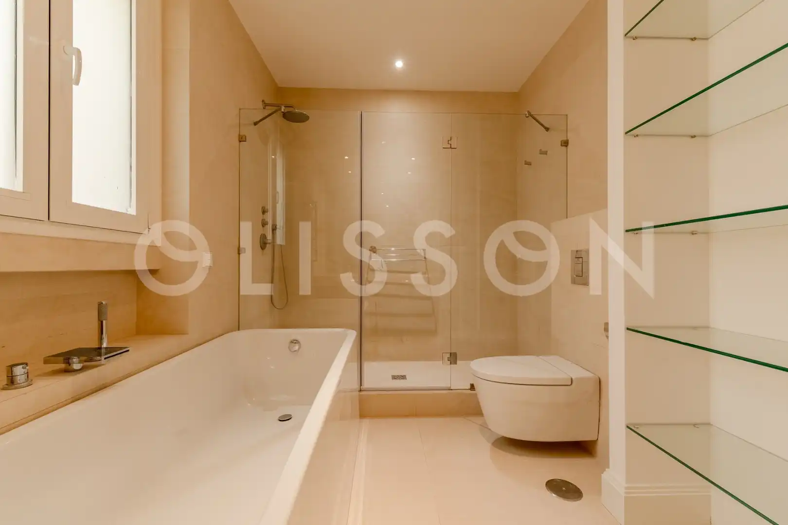 Baño de Piso de alquiler en Madrid con Aire acondicionado, Calefacción y Trastero