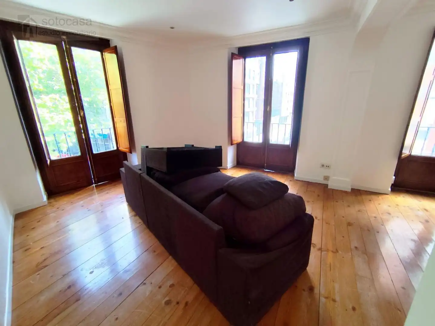 Sala d'estar de Pis en venda en Valladolid amb Calefacció i Terrassa