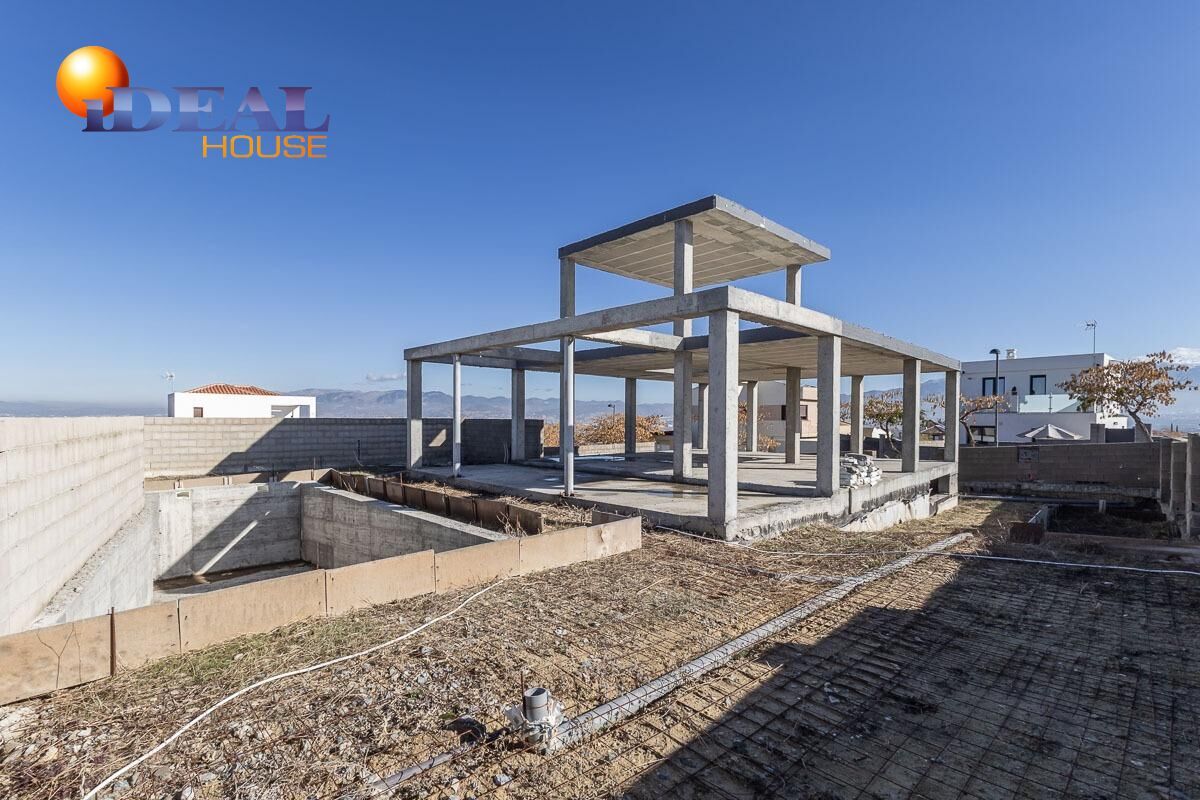 Vista exterior de Casa o xalet en venda en Las Gabias amb Jardí privat, Terrassa i Piscina