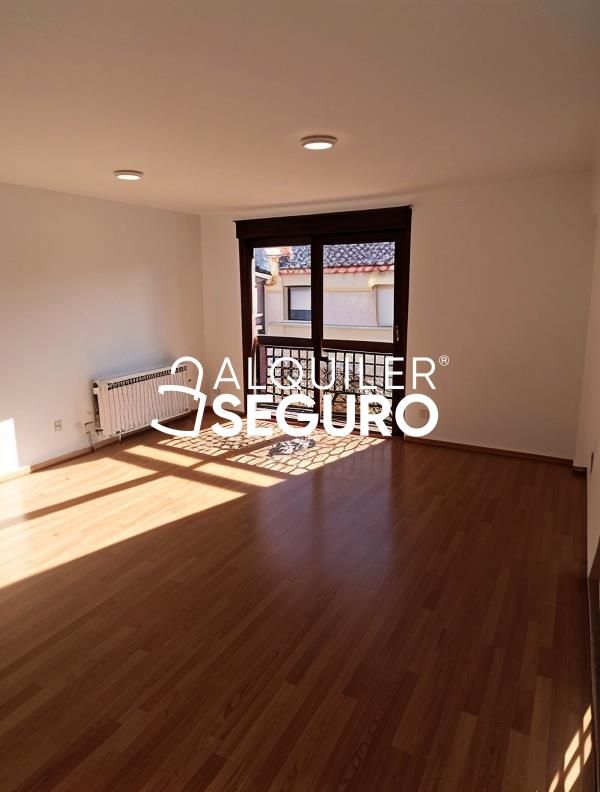 Schlafzimmer von Wohnung miete in Yunquera de Henares mit Heizung