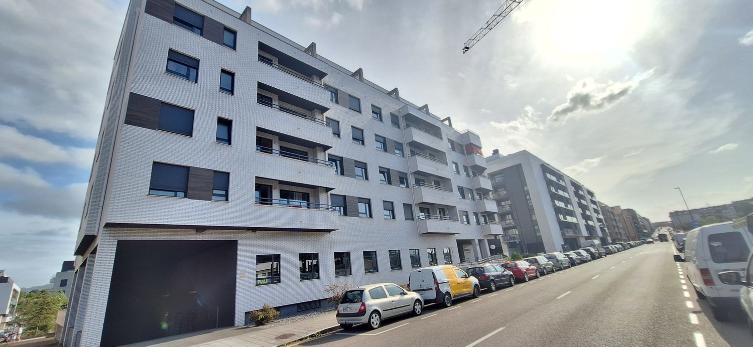 Vista exterior de Pis en venda en Gijón  amb Calefacció, Terrassa i Traster