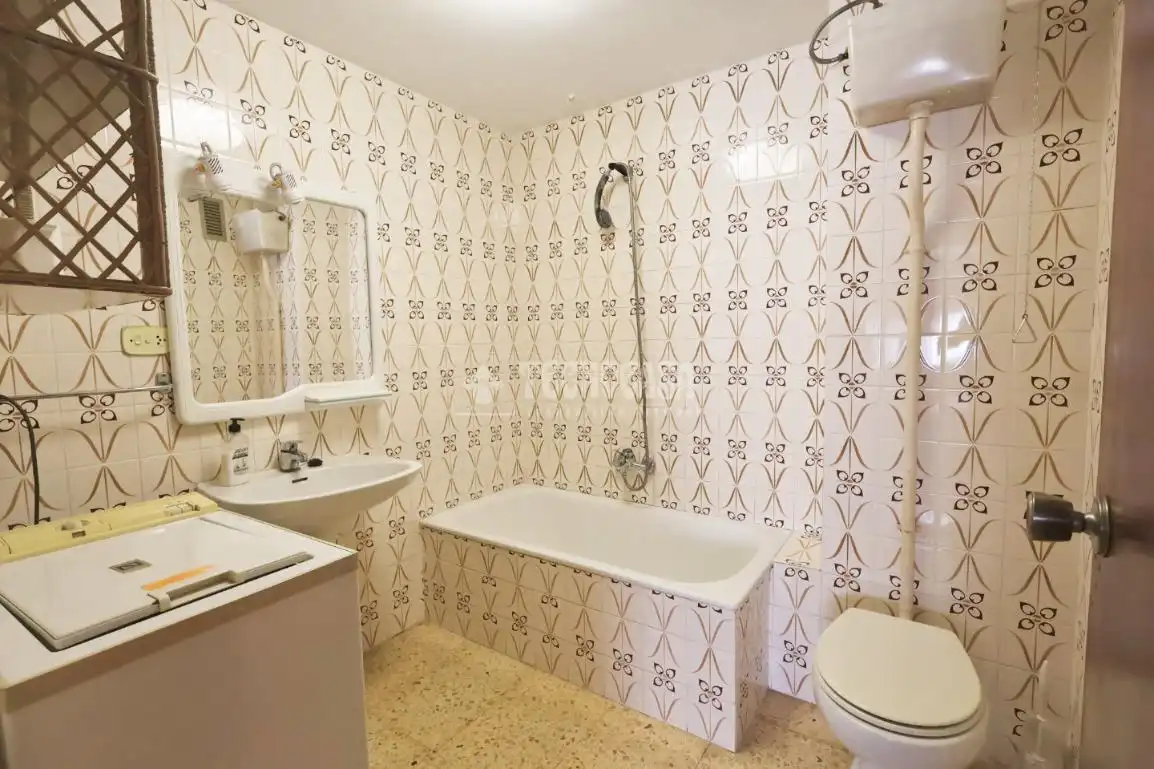 Bathroom of Flat for sale in Estivella  with Air Conditioner and Balcony