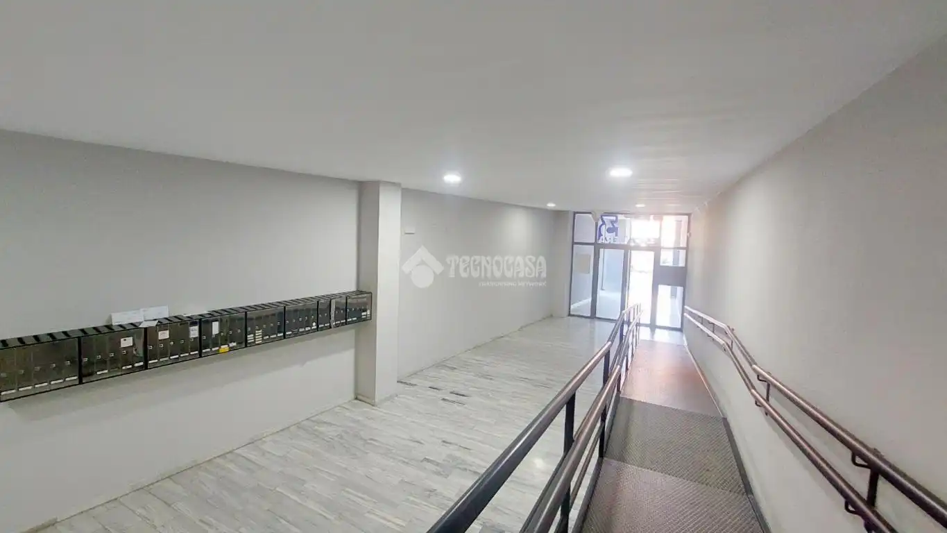 Office for rent in Zaragoza  with Air Conditioner
