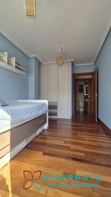 Habitación de Ático en venta en Leioa con Calefacción, Terraza y Trastero