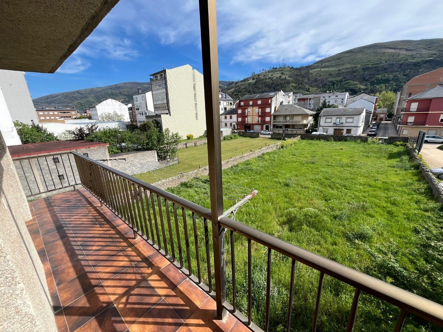 Exterior view of Flat for sale in O Barco de Valdeorras    with Terrace, Storage room and Balcony