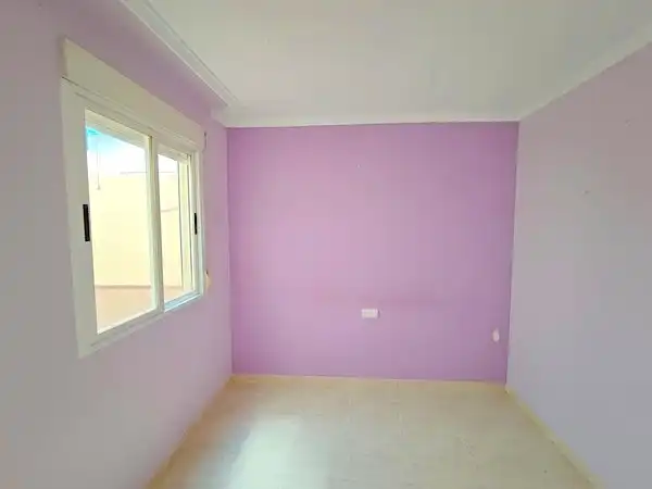 Dormitori de Apartament en venda en Adra
