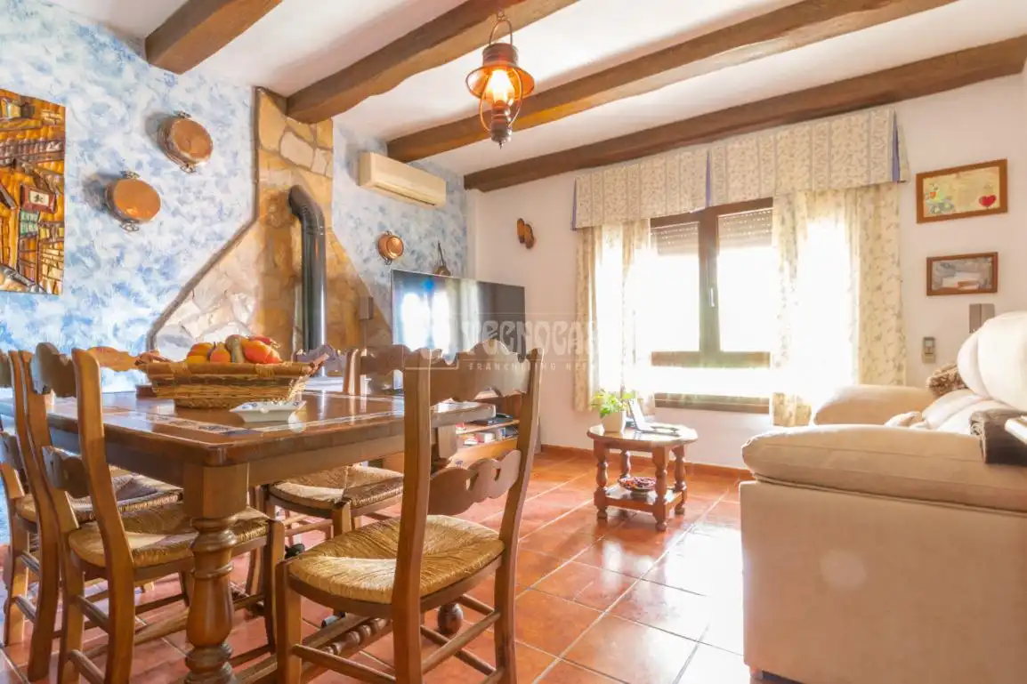 Sala d'estar de Casa o xalet en venda en Alhaurín de la Torre amb Aire condicionat i Piscina