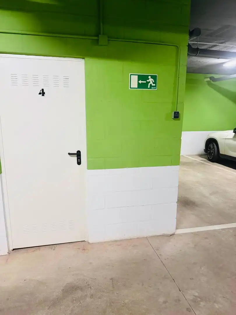 Aparcament de Planta baixa en venda en Málaga amb Aire condicionat, Jardí privat i Terrassa